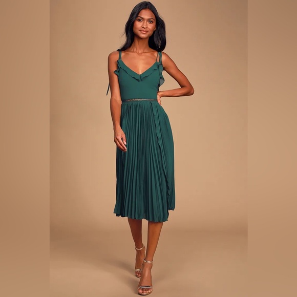 Lulus Dresses & Skirts - NWT Lulu's Emerald Green Tie Strap Pleated Midi Dress